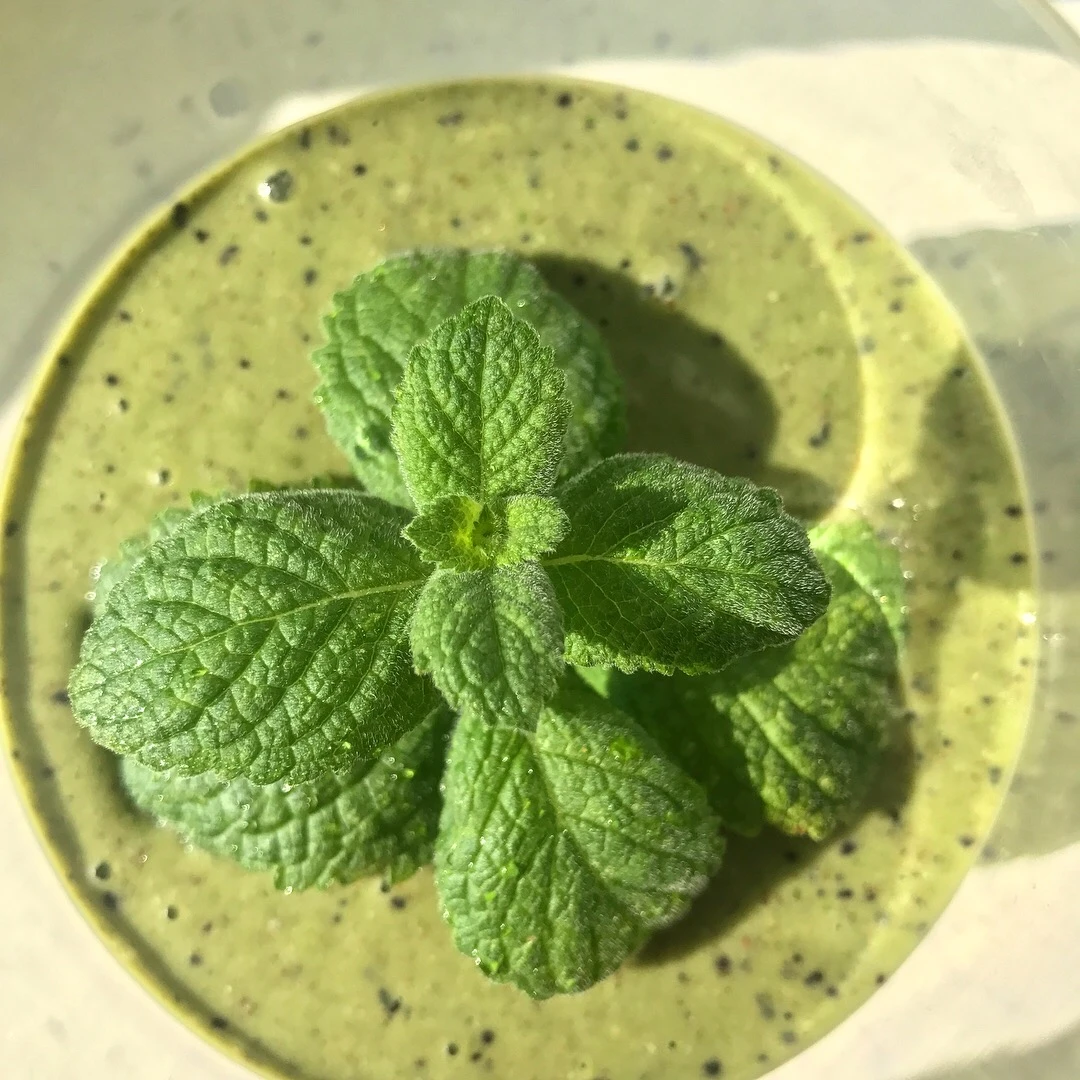 Blue, Banana, & Almond Pre Workout Smoothie Recipe